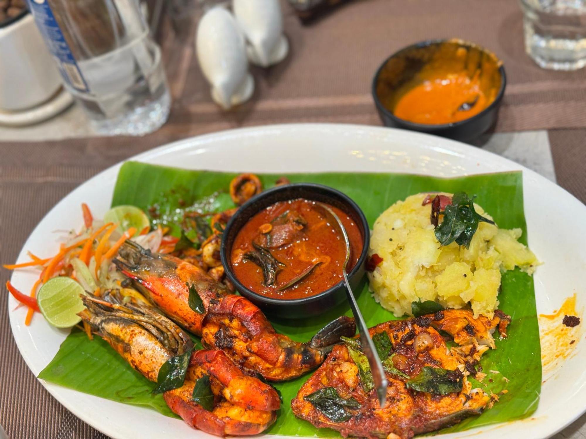 Jaladarshini Lakeside Gardens Bed and Breakfast Kollam Esterno foto